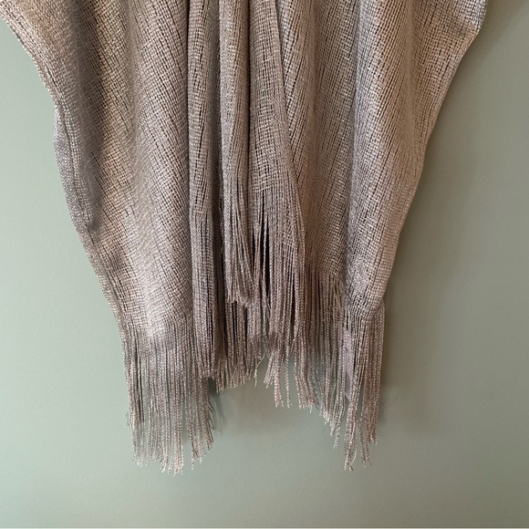 NWT Bon Voyage Silver Sparkling Kimono with Pearl Detailing. Women’s One size - Picture 5 of 5